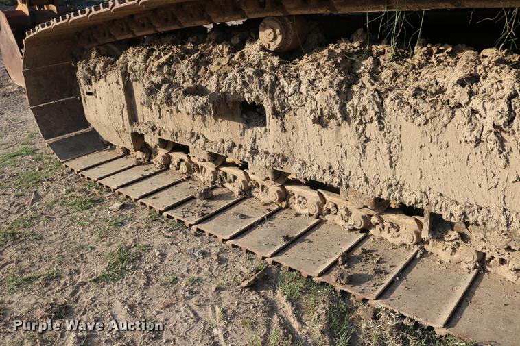 image for item DD8258 2004 John Deere 200C LC excavator