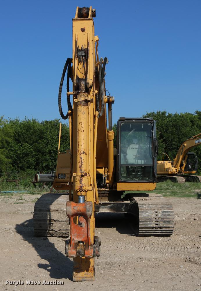 image for item DD8259 2004 John Deere 200C LC excavator