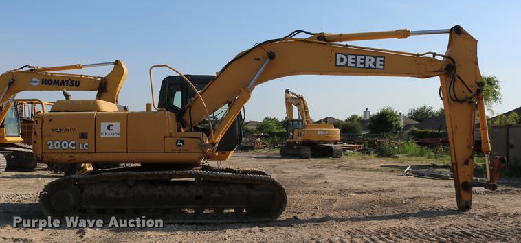 image for item DD8259 2004 John Deere 200C LC excavator