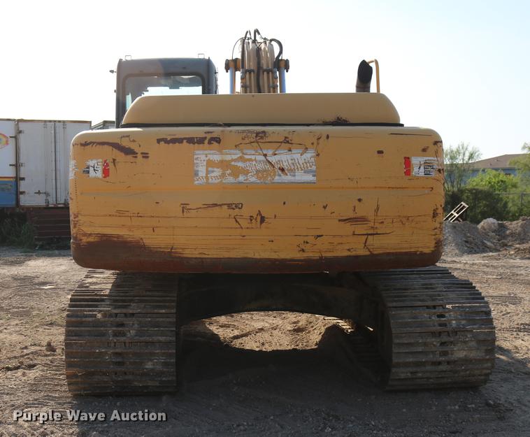 image for item DD8259 2004 John Deere 200C LC excavator
