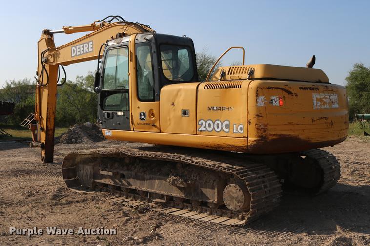 image for item DD8259 2004 John Deere 200C LC excavator