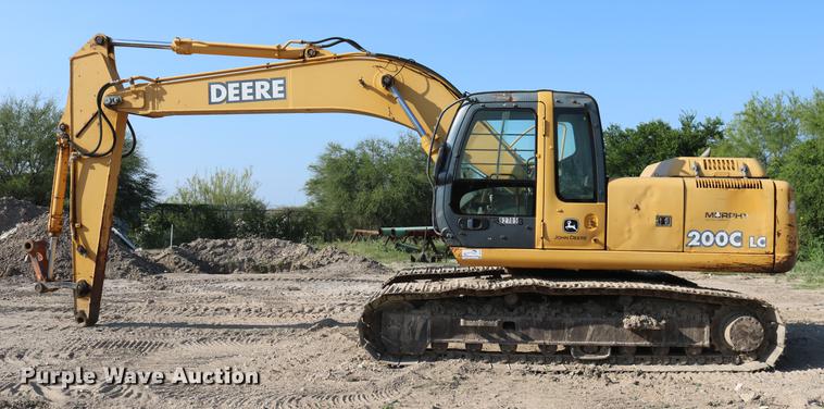 image for item DD8259 2004 John Deere 200C LC excavator