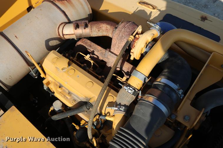 image for item DD8259 2004 John Deere 200C LC excavator