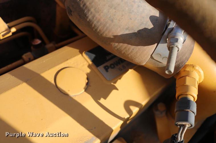 image for item DD8259 2004 John Deere 200C LC excavator