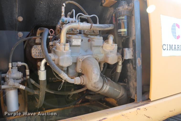 image for item DD8259 2004 John Deere 200C LC excavator