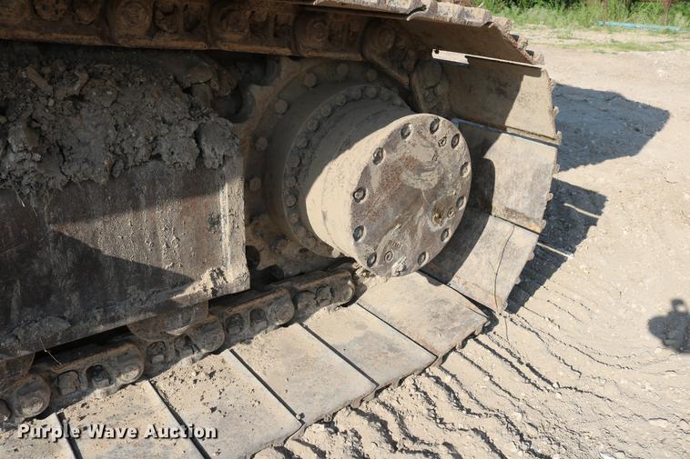 image for item DD8259 2004 John Deere 200C LC excavator