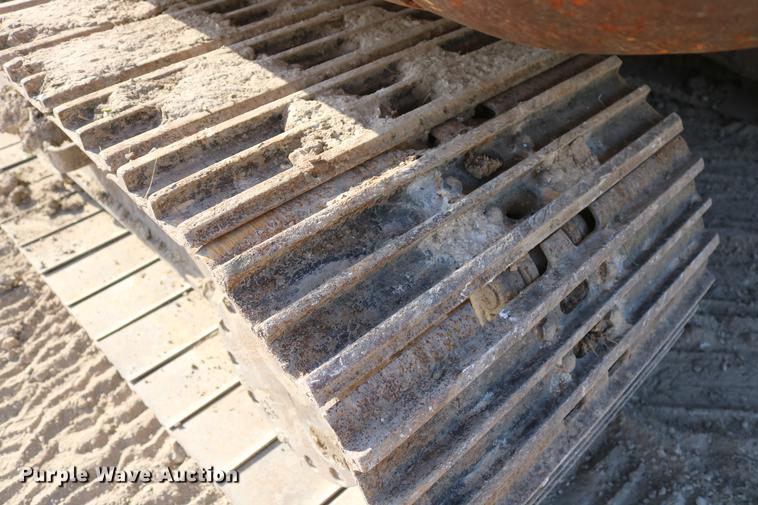 image for item DD8259 2004 John Deere 200C LC excavator