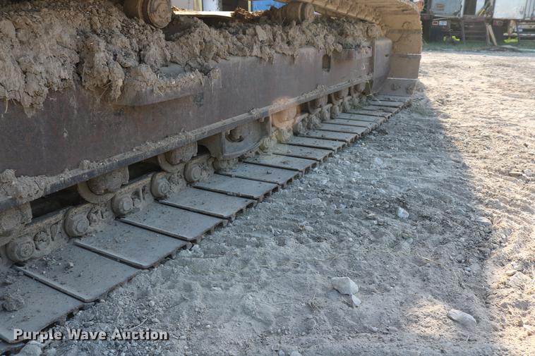 image for item DD8259 2004 John Deere 200C LC excavator