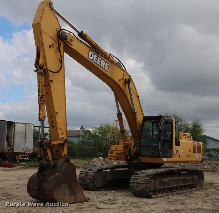 image for item DD8261 2006 John Deere 330C LC excavator