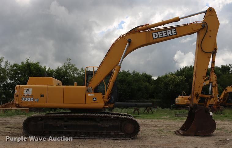 image for item DD8261 2006 John Deere 330C LC excavator