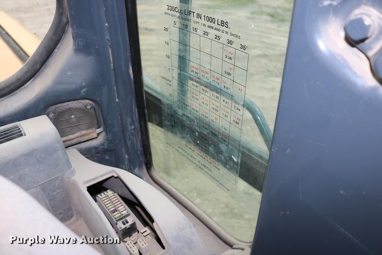 image for item DD8261 2006 John Deere 330C LC excavator