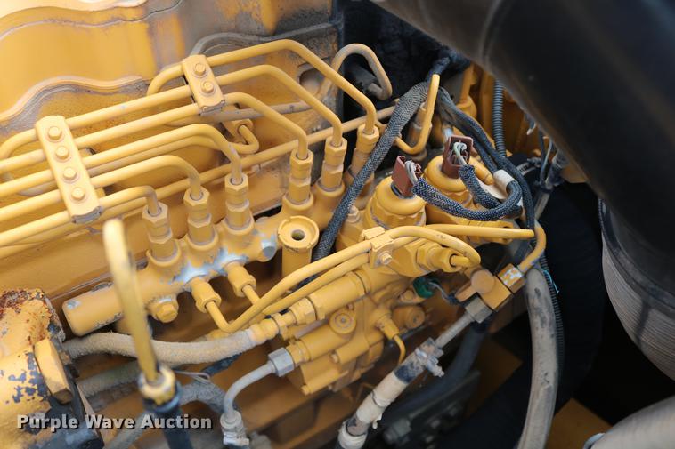 image for item DD8261 2006 John Deere 330C LC excavator