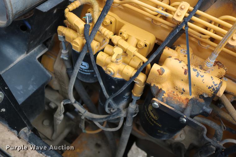 image for item DD8261 2006 John Deere 330C LC excavator