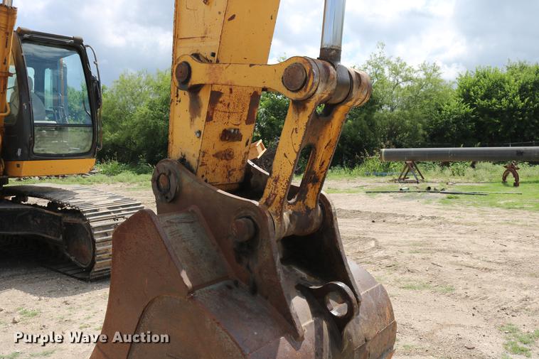 image for item DD8261 2006 John Deere 330C LC excavator