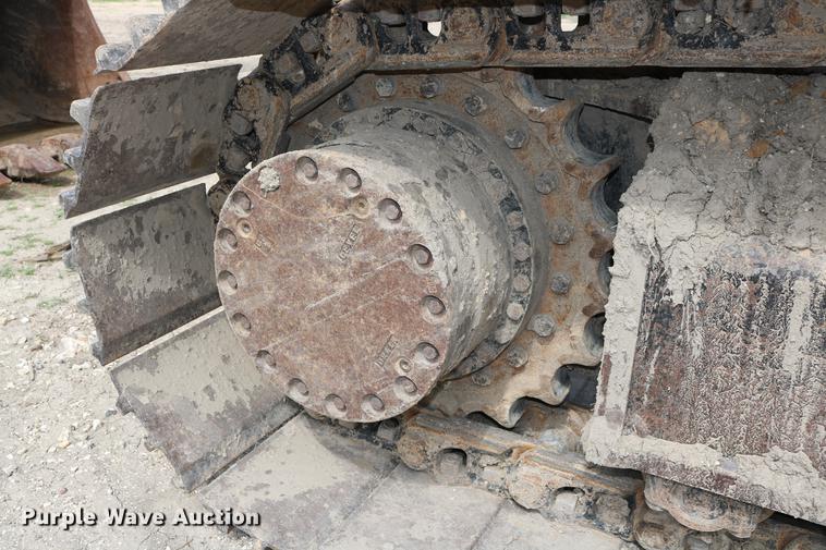 image for item DD8261 2006 John Deere 330C LC excavator