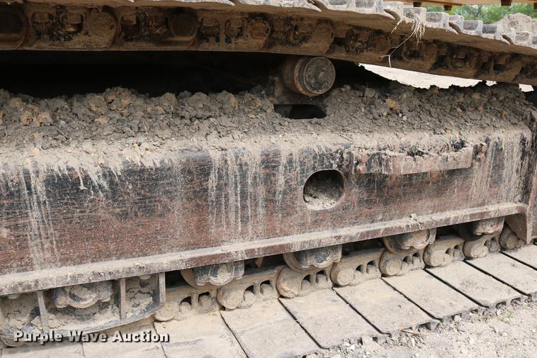 image for item DD8261 2006 John Deere 330C LC excavator