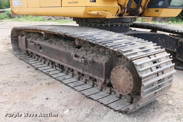 image for item DD8261 2006 John Deere 330C LC excavator
