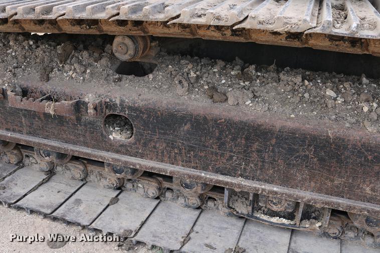 image for item DD8261 2006 John Deere 330C LC excavator