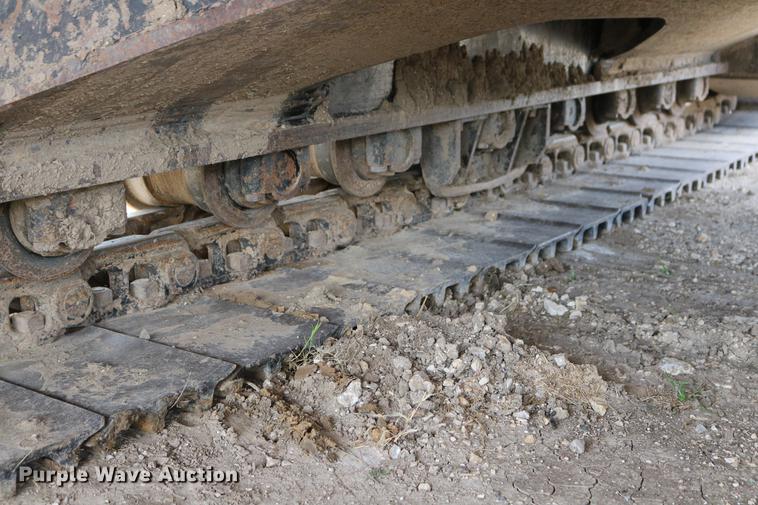 image for item DD8261 2006 John Deere 330C LC excavator