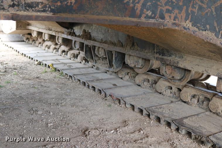 image for item DD8261 2006 John Deere 330C LC excavator