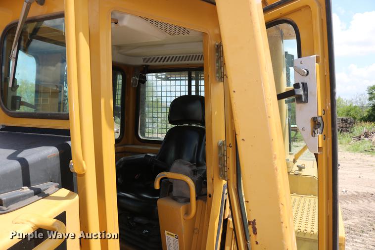 image for item DD8262 2007 Caterpillar D6T LGP dozer