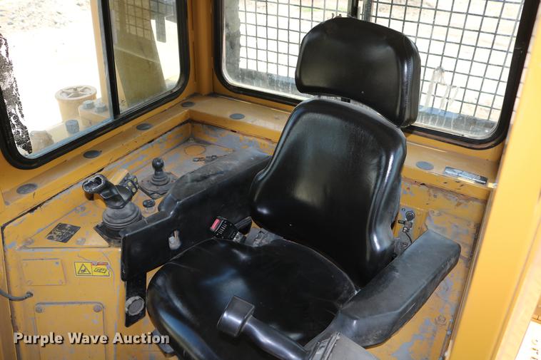image for item DD8262 2007 Caterpillar D6T LGP dozer