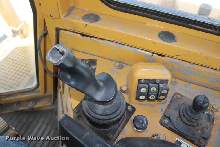 image for item DD8262 2007 Caterpillar D6T LGP dozer
