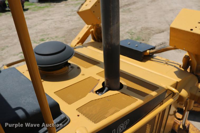 image for item DD8262 2007 Caterpillar D6T LGP dozer