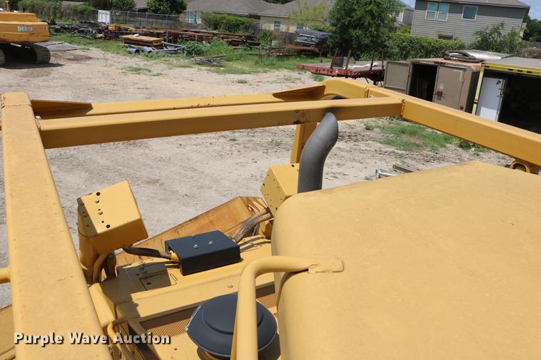 image for item DD8262 2007 Caterpillar D6T LGP dozer