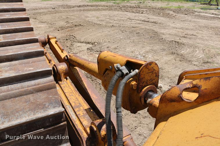 image for item DD8262 2007 Caterpillar D6T LGP dozer