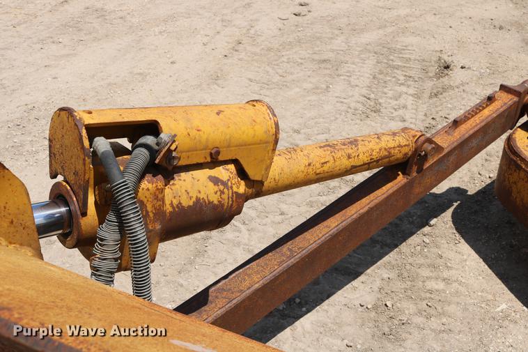 image for item DD8262 2007 Caterpillar D6T LGP dozer