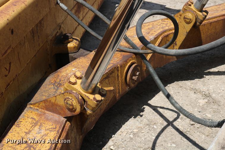 image for item DD8262 2007 Caterpillar D6T LGP dozer