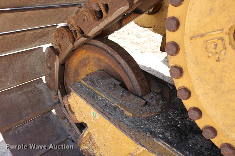 image for item DD8262 2007 Caterpillar D6T LGP dozer