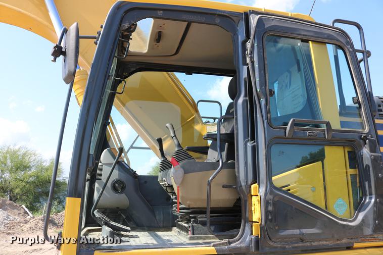 image for item DD8269 2013 Komatsu PC240LC-10 excavator