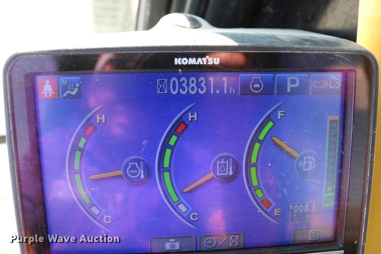 image for item DD8269 2013 Komatsu PC240LC-10 excavator