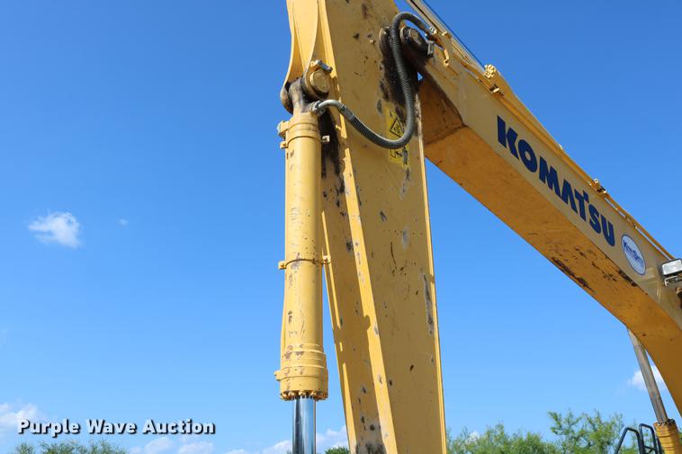 image for item DD8269 2013 Komatsu PC240LC-10 excavator