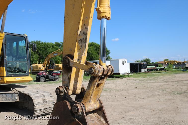 image for item DD8269 2013 Komatsu PC240LC-10 excavator