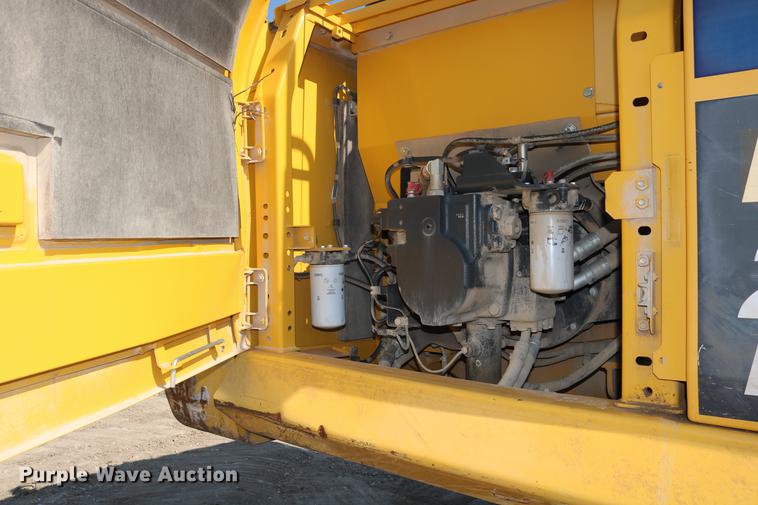 image for item DD8269 2013 Komatsu PC240LC-10 excavator