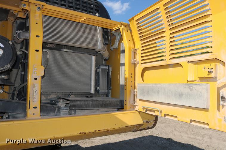 image for item DD8269 2013 Komatsu PC240LC-10 excavator