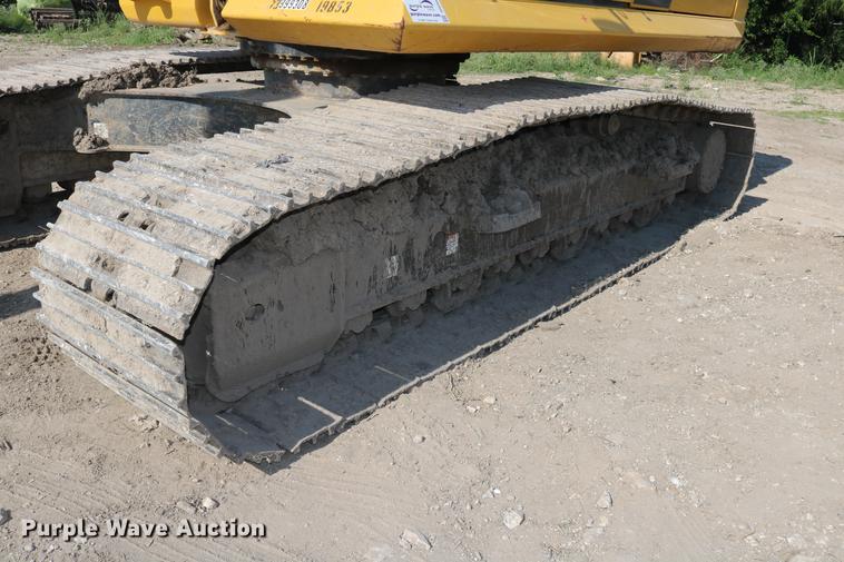 image for item DD8269 2013 Komatsu PC240LC-10 excavator