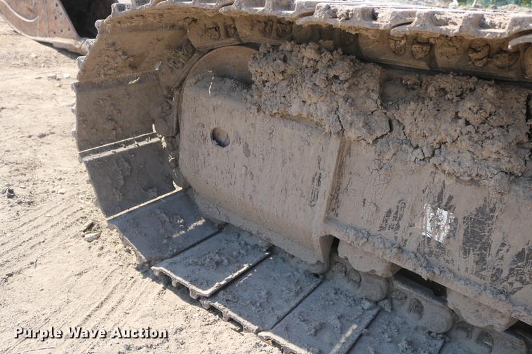 image for item DD8269 2013 Komatsu PC240LC-10 excavator