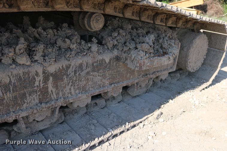 image for item DD8269 2013 Komatsu PC240LC-10 excavator