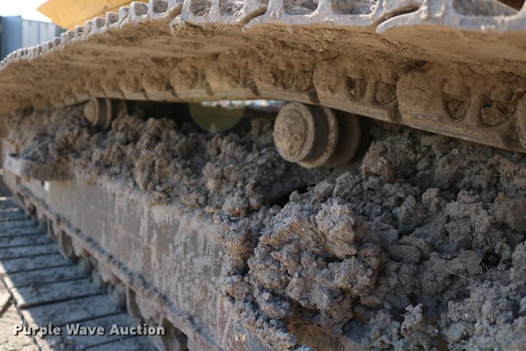 image for item DD8269 2013 Komatsu PC240LC-10 excavator