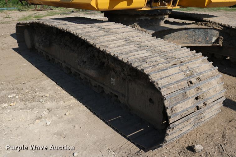 image for item DD8269 2013 Komatsu PC240LC-10 excavator