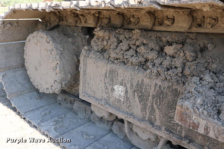 image for item DD8269 2013 Komatsu PC240LC-10 excavator