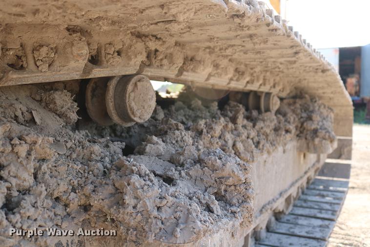 image for item DD8269 2013 Komatsu PC240LC-10 excavator