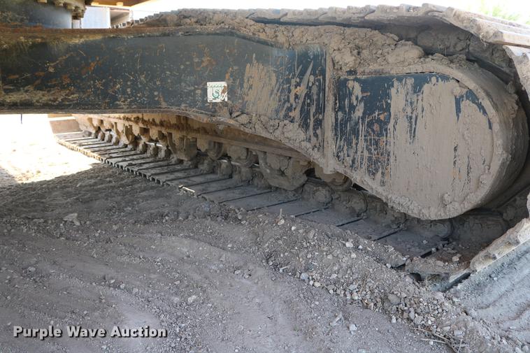 image for item DD8269 2013 Komatsu PC240LC-10 excavator