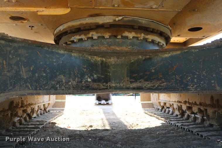 image for item DD8269 2013 Komatsu PC240LC-10 excavator