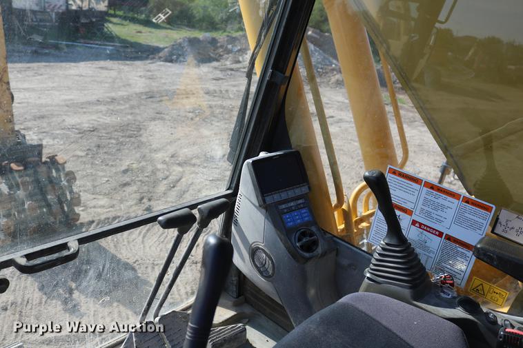 image for item DD8270 2013 Komatsu PC240LC-10 excavator