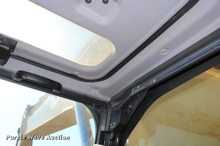 image for item DD8270 2013 Komatsu PC240LC-10 excavator